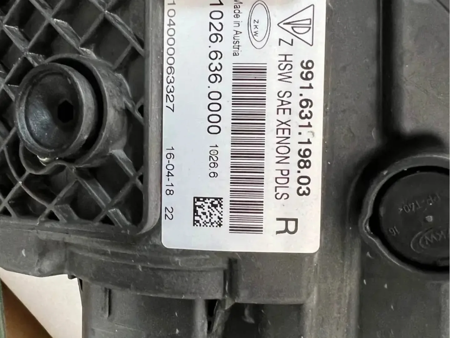 OEM Porsche 911 Xenon Headlights - Image 3