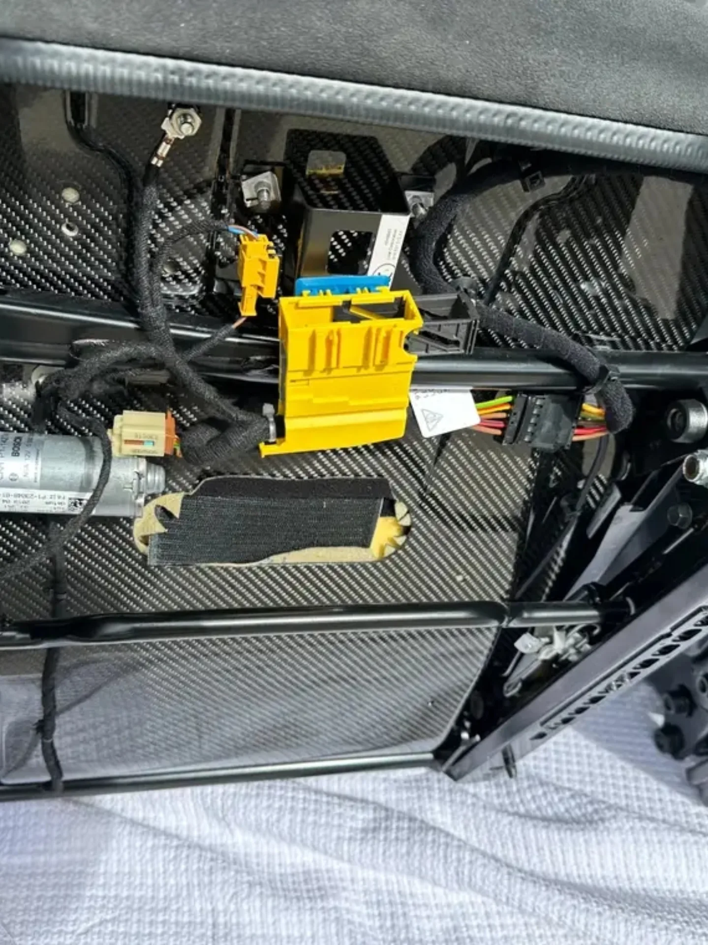 Porsche GTS Carbon Bucket Seats - Image 6