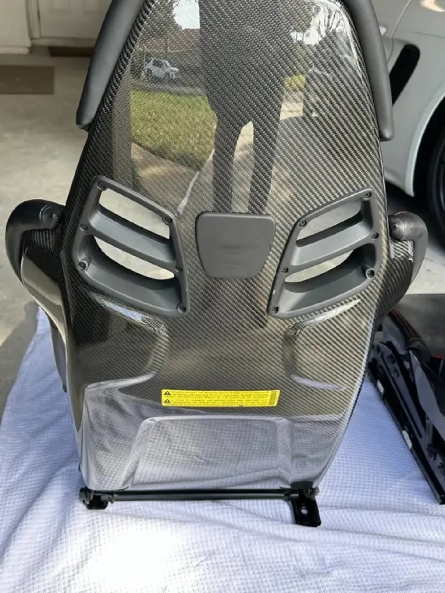 Porsche GTS Carbon Bucket Seats - Image 4