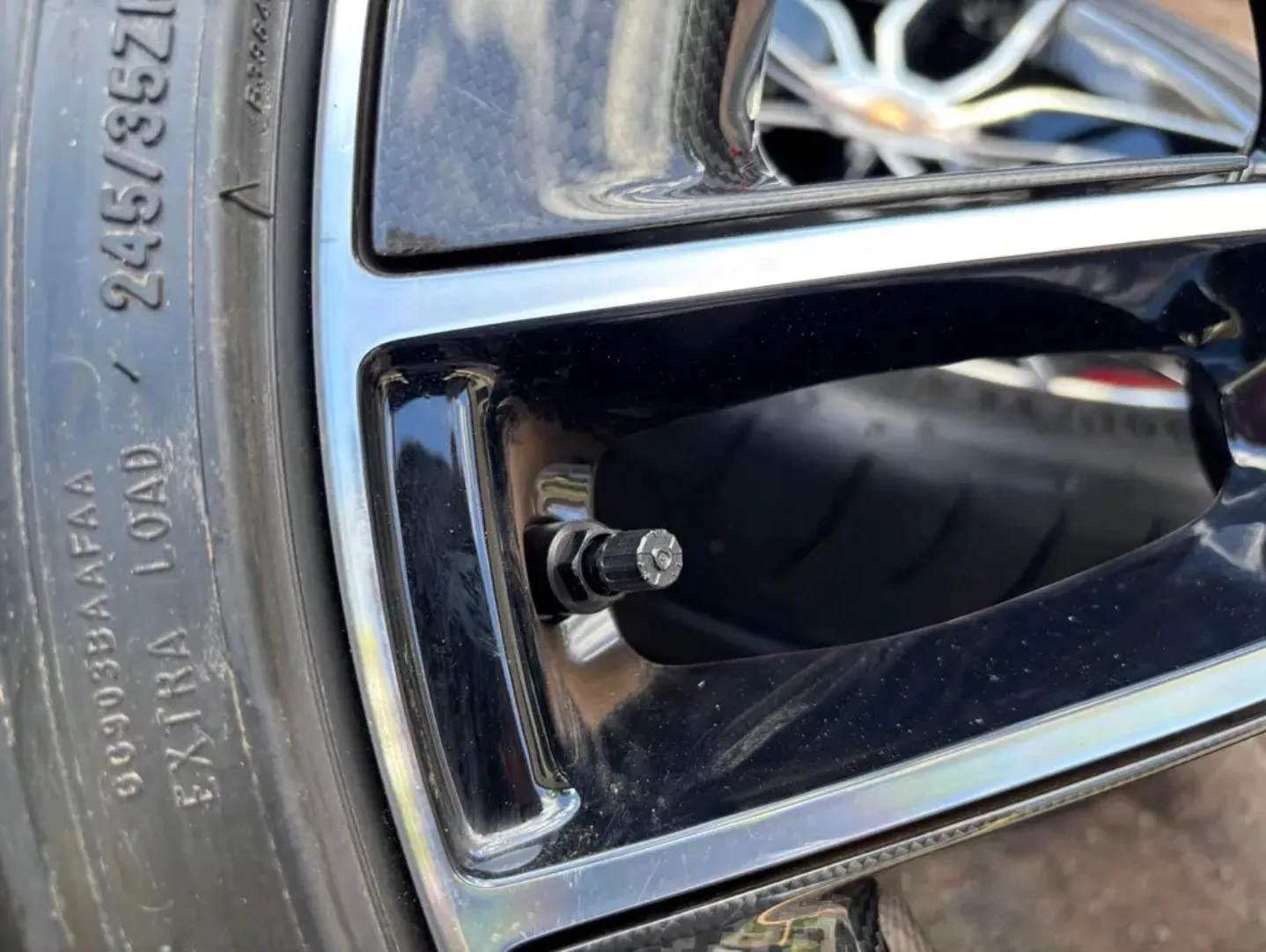 Porsche 992 911 factory wheels - Image 5